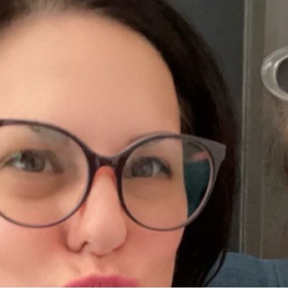 Meet your Posher, Erin - Picture 1 of 1